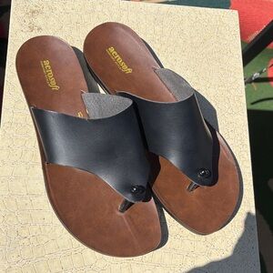 Black 9 40 flip flop sandals aerosoft NEW